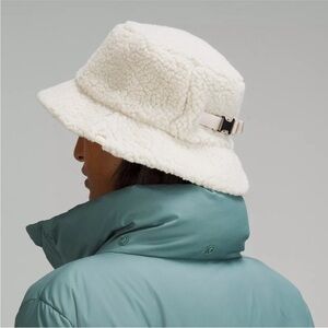 Lululemon Textured Fleece Sherpa Bucket Hat Sz S/M In Natural Ivory